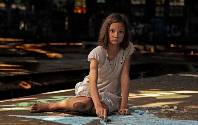 02 1541 Nessa Füße nach rechts verträumt