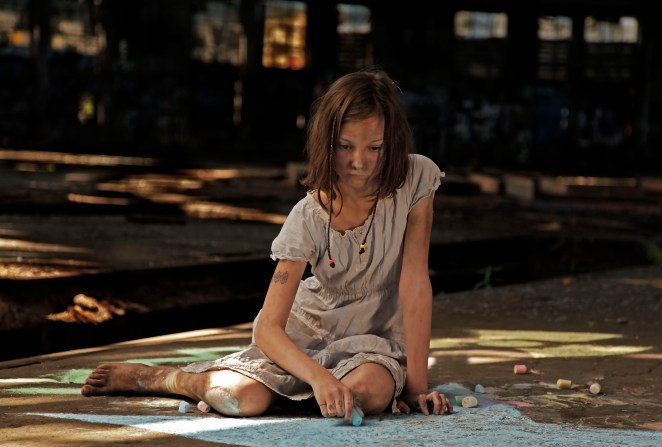 03 1576 Nessa Füße nach rechts traurig